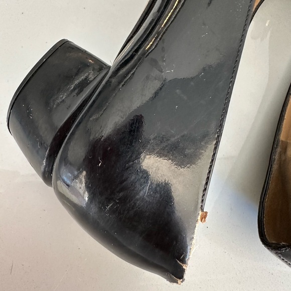 Salvatore Ferragamo Black Patent Leather Vara Pump - Picture 10 of 16